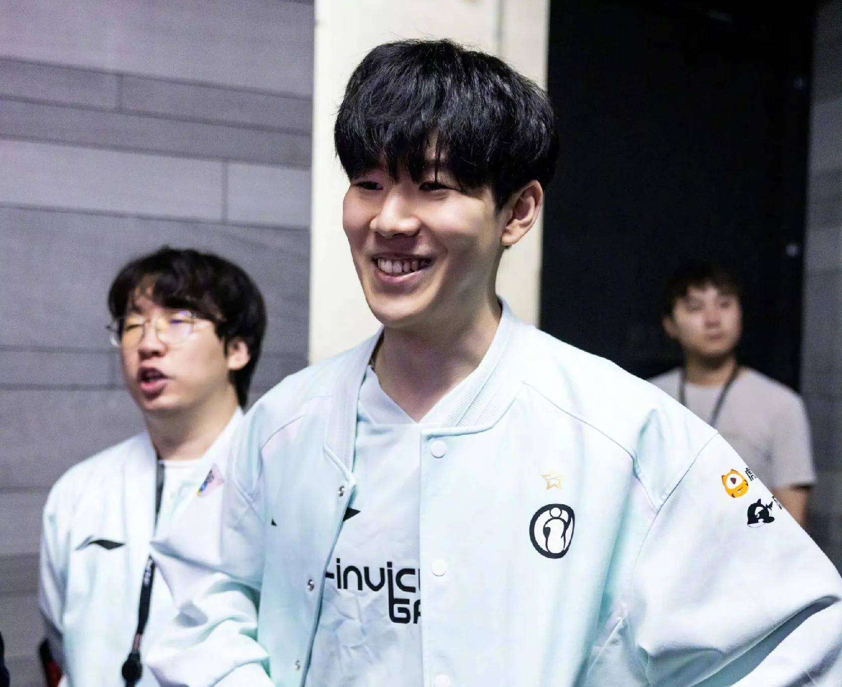 许多球队通 许多球队通