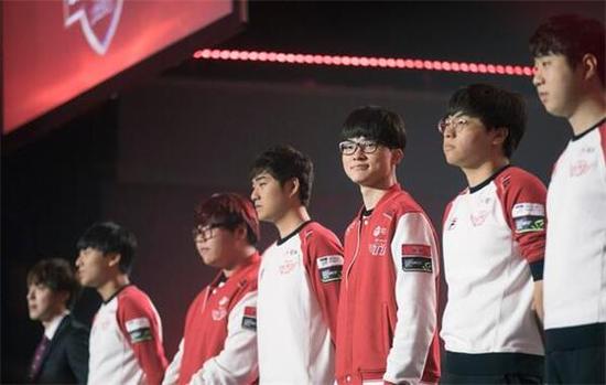 这位年轻的 这位年轻的