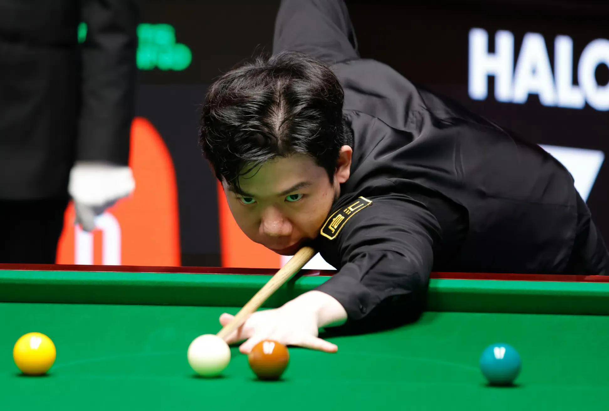 不禁令人感 不禁令人感