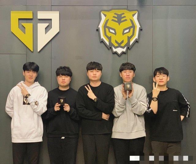 够厚实或缺 够厚实或缺